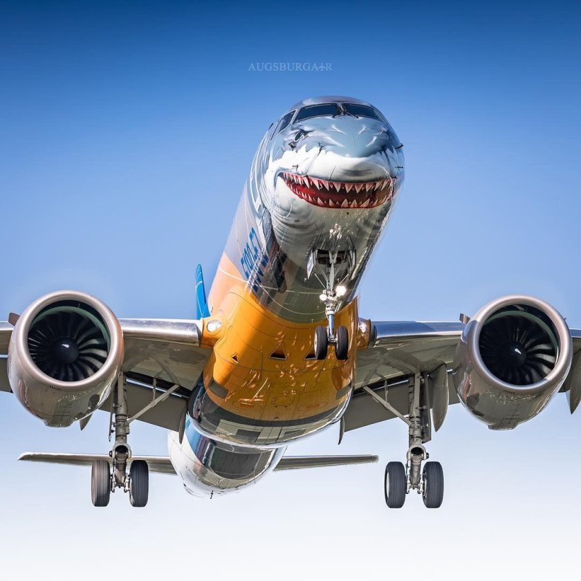 Самолет эмбраер