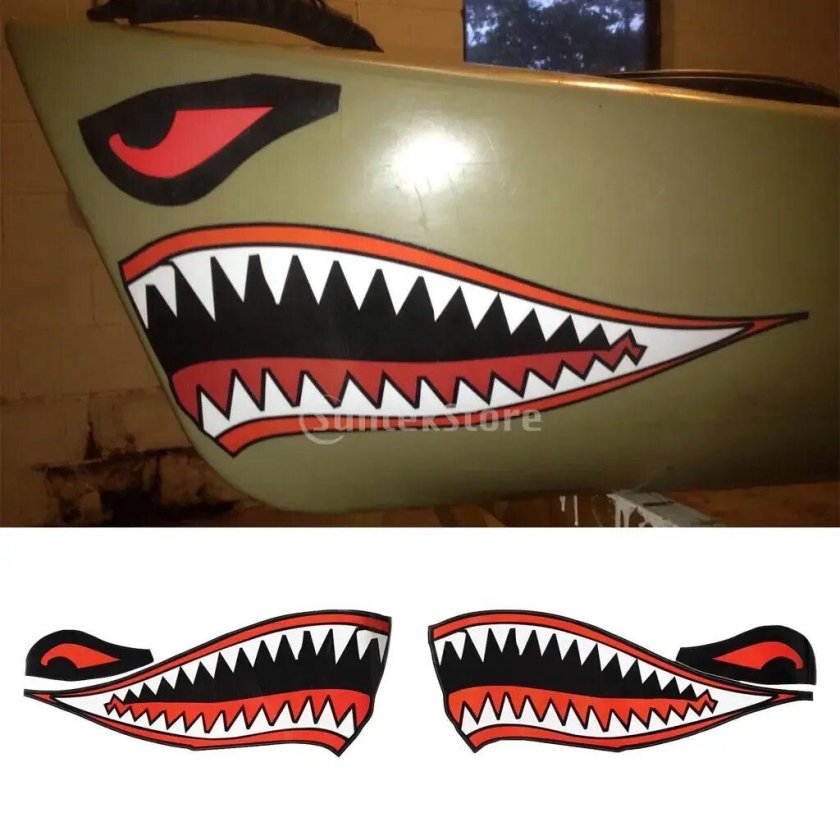 Пасть акулы на лодке