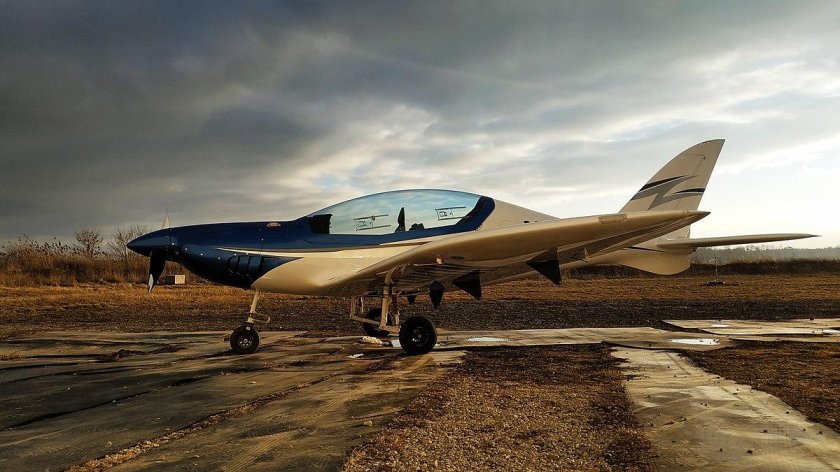 Самолет Шарк