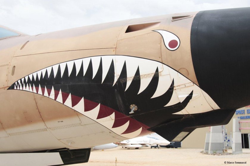 Акула самолет ТРЕВОРА Хендерсона