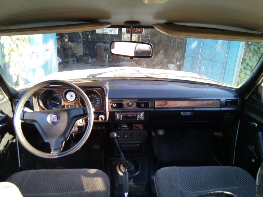 Волга ГАЗ 3102 салон