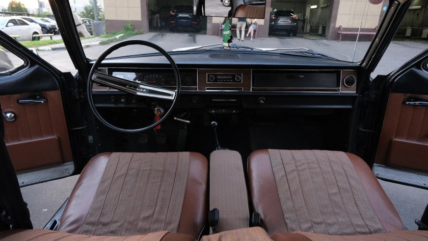 Волга ГАЗ 24 10 салон