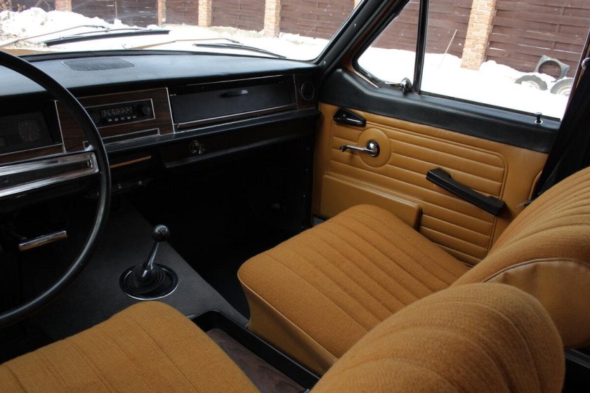 ГАЗ-24-24 «Волга» салон