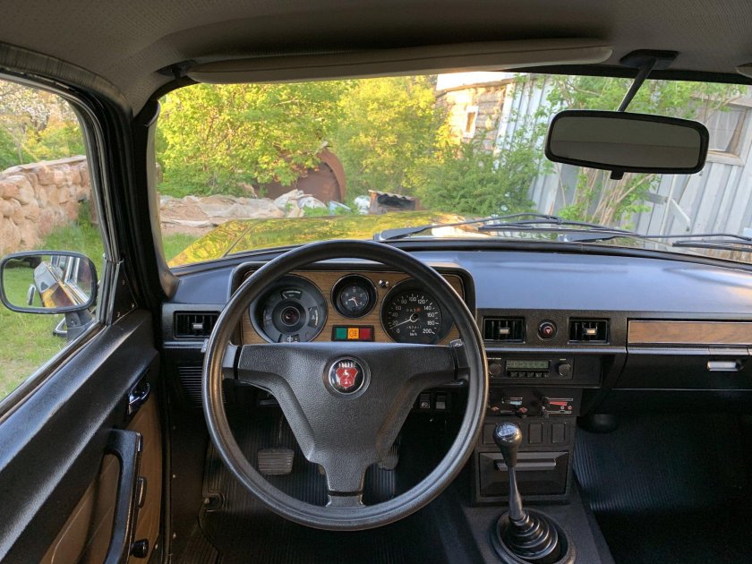 ГАЗ 24 10 салон