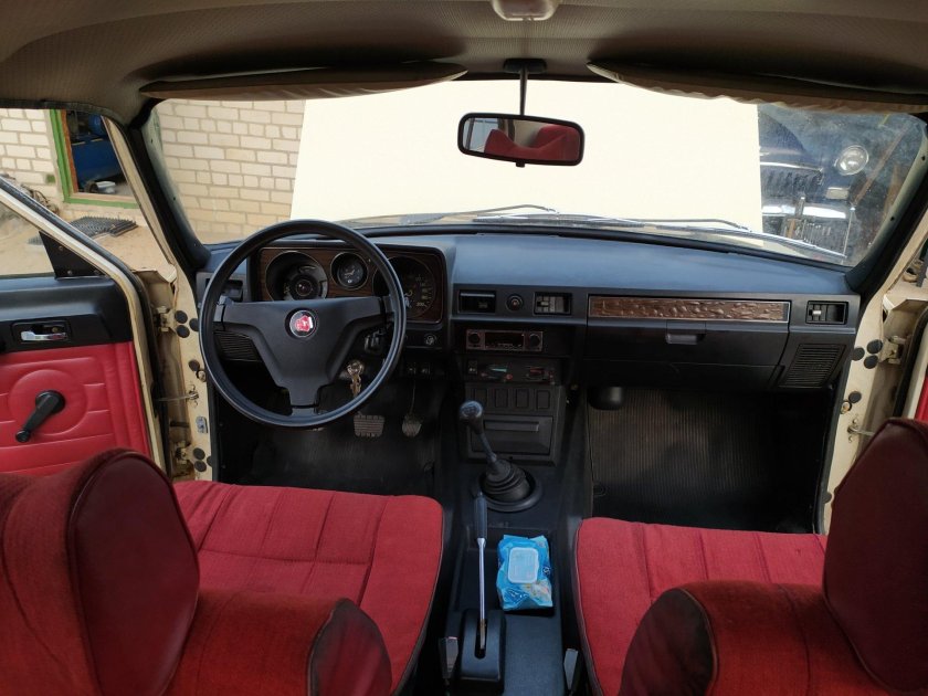 Волга ГАЗ 2410 салон