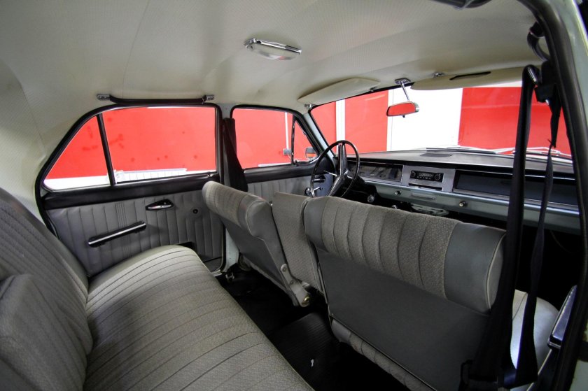 ГАЗ 24 10 салон