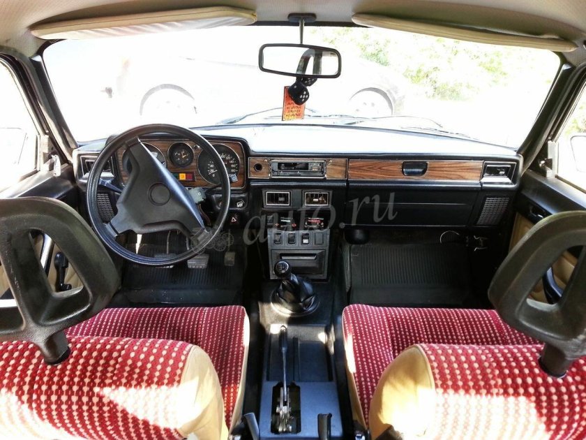 ГАЗ 24 10 салон