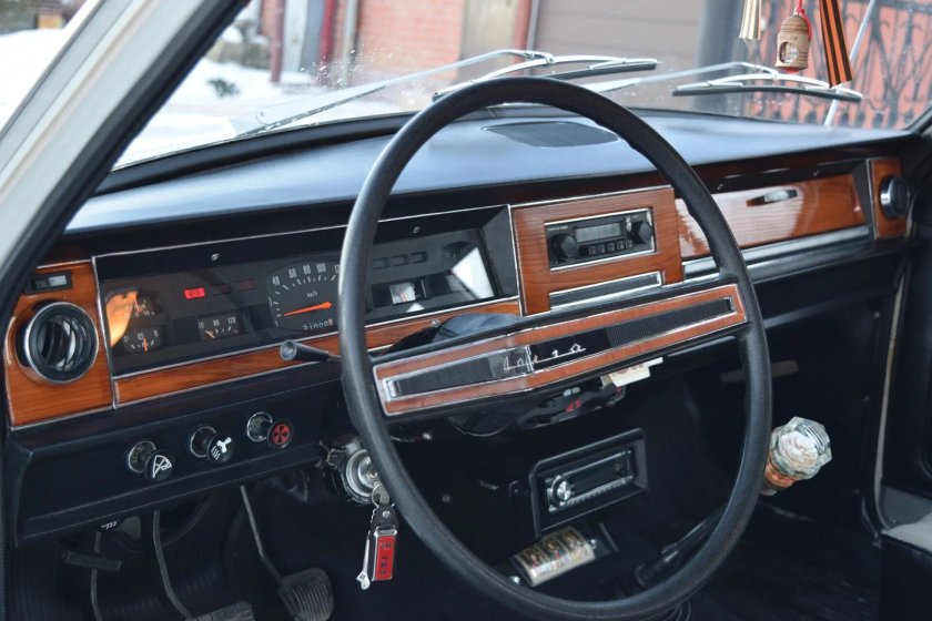 ГАЗ 24 10 салон