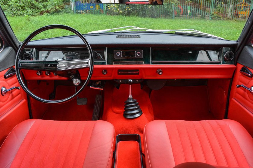 ГАЗ 24 салон