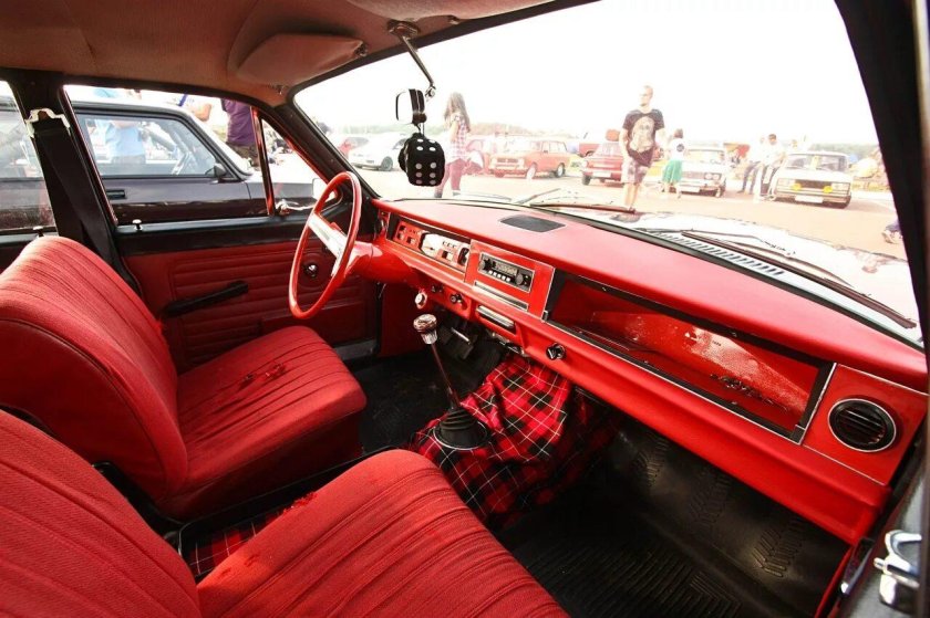 ГАЗ 24 салон