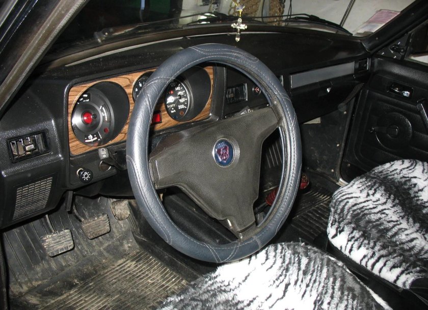 ГАЗ 24 10 салон