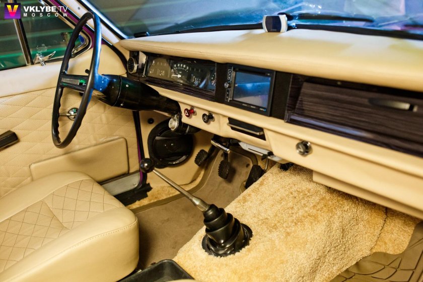 ГАЗ-24-24 «Волга» салон