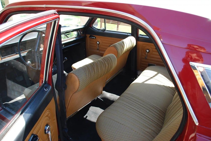 Волга ГАЗ 24 салон