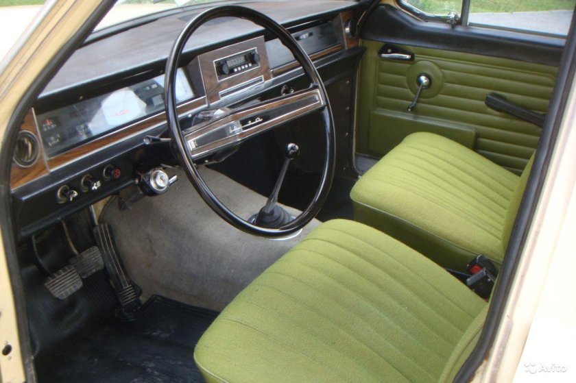 Волга ГАЗ 24 салон