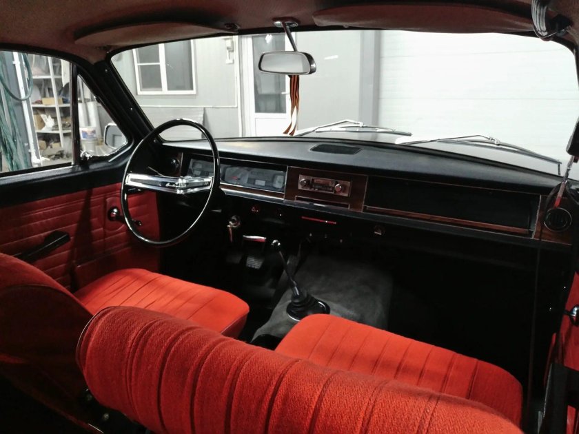 Волга ГАЗ 24 салон