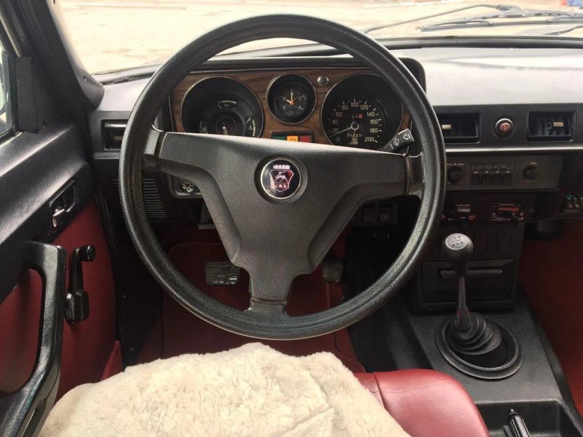 ГАЗ 24 10 салон