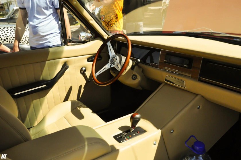 ГАЗ 24 10 салон