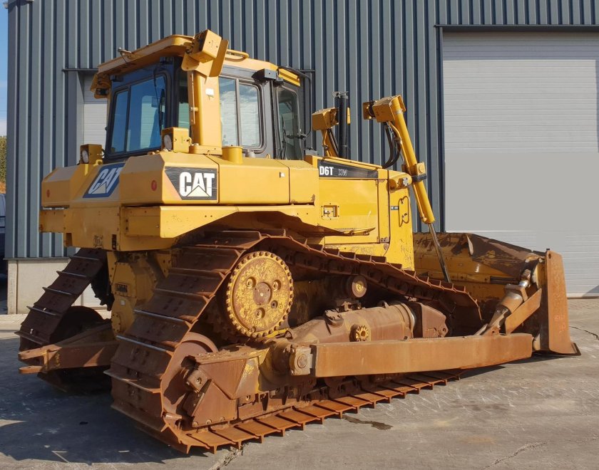 Бульдозер Cat d6