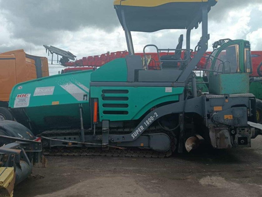 Асфальтоукладчик volvo