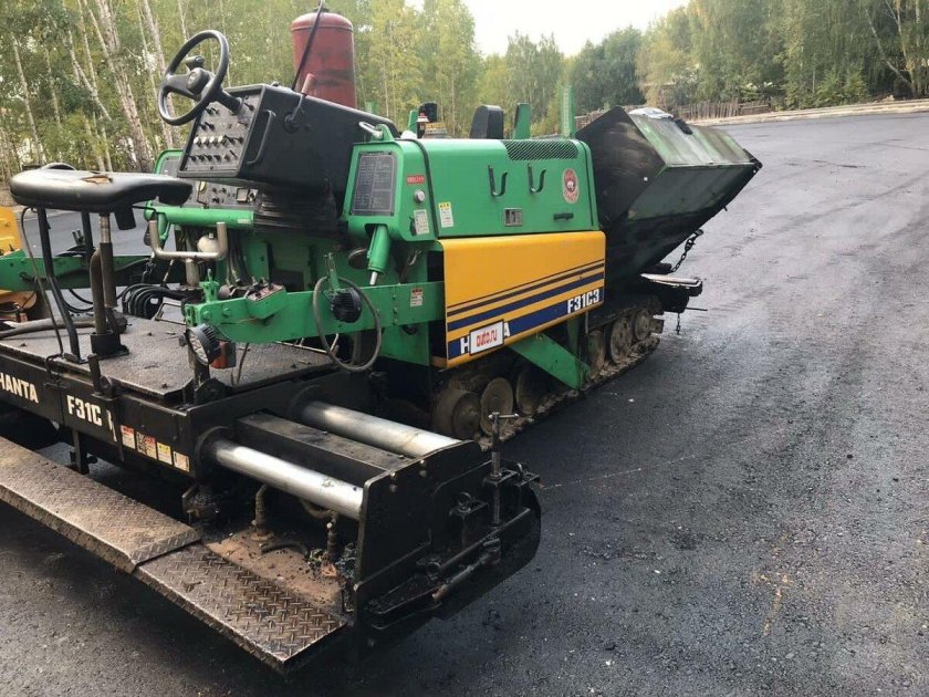 Асфальтоукладчик hanta f1740c