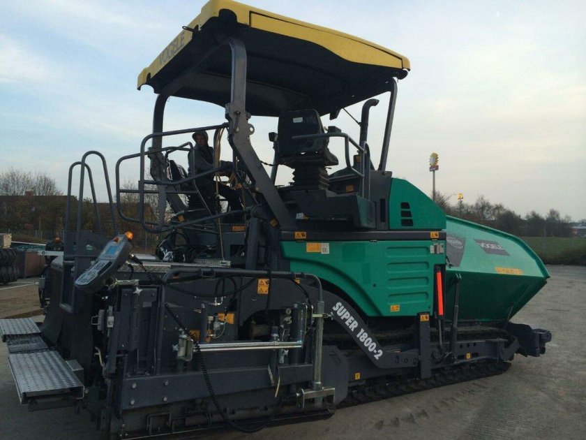 Асфальтоукладчик Vogele super 1800