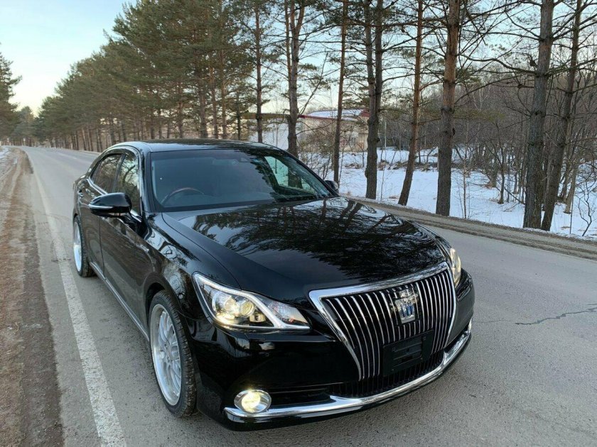 Toyota Crown Majesta 2021