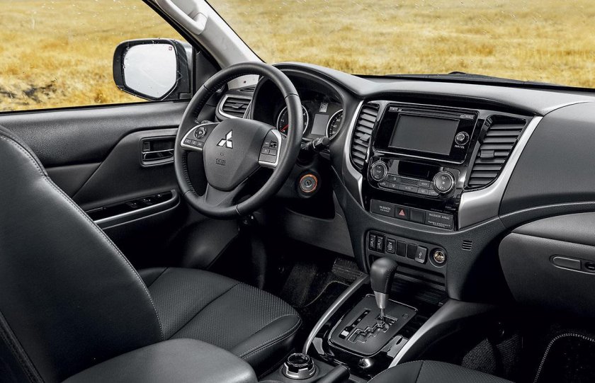 Mitsubishi New l200 салон