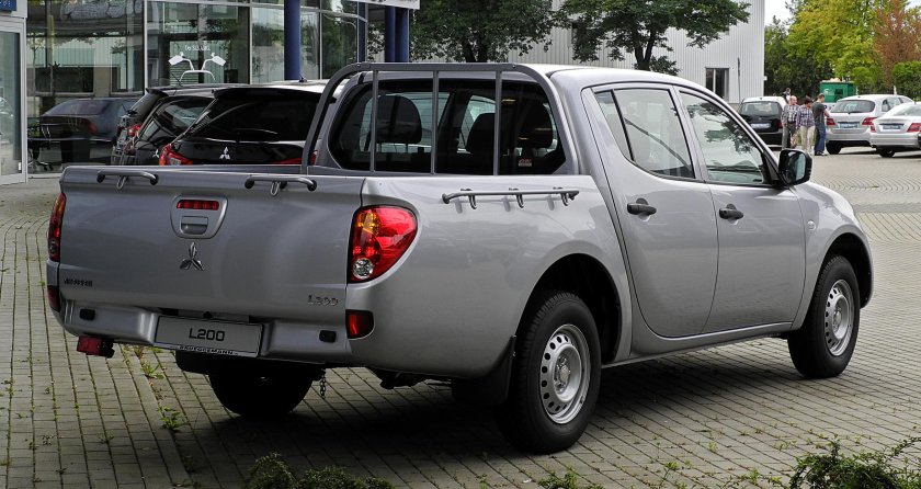 Mitsubishi l200 2