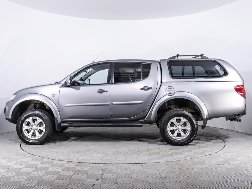 Mitsubishi l200 серый
