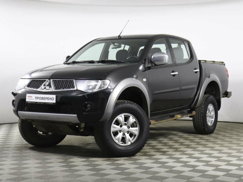 Митсубиси л200 2010