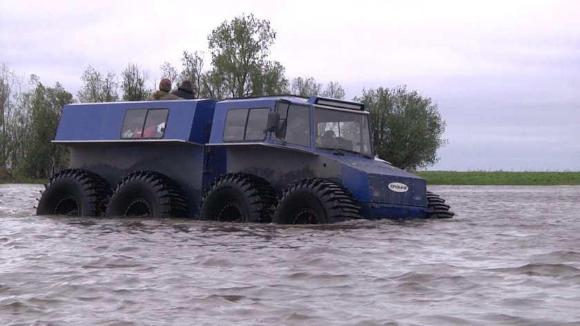 Тром-8 болотоход