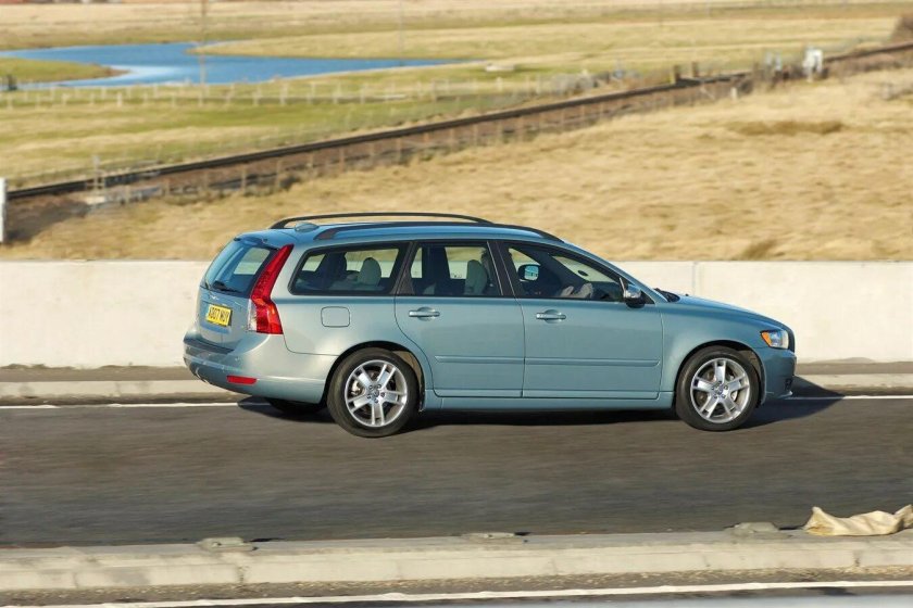 Volvo v50 универсал