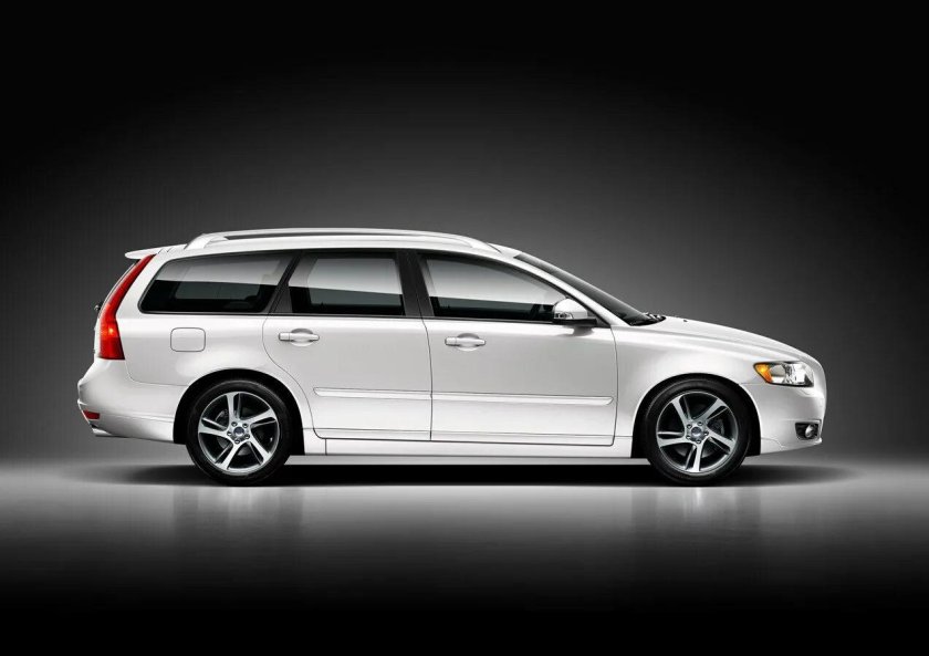 Volvo v50 2011