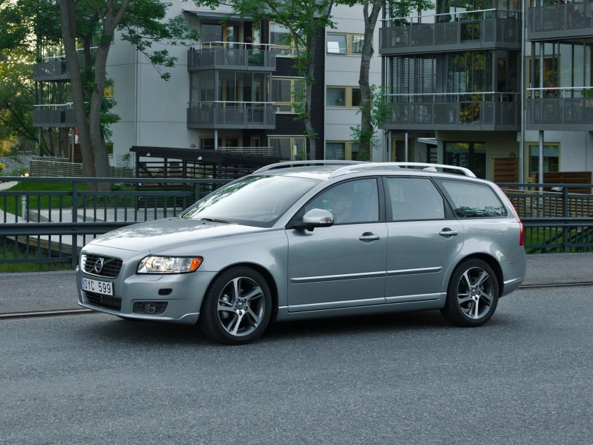 Volvo v50 2010