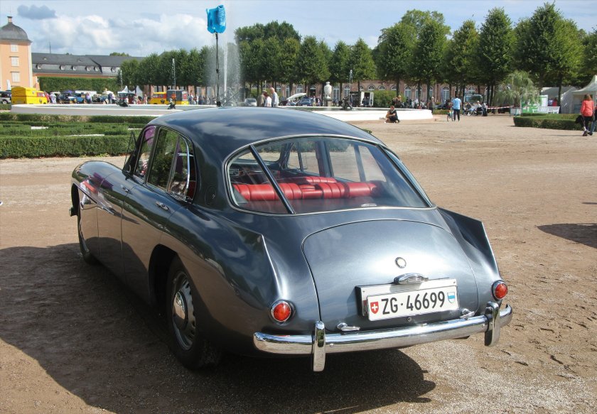 Bristol 405
