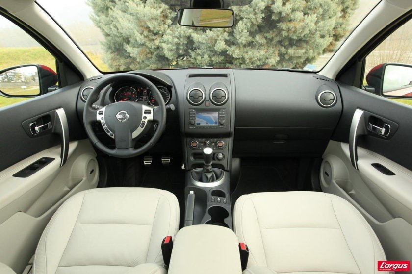 Nissan Qashqai 2008 салон