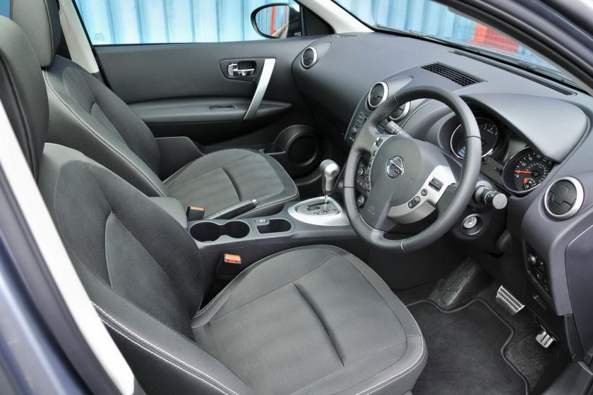 Nissan Qashqai 2011 салон
