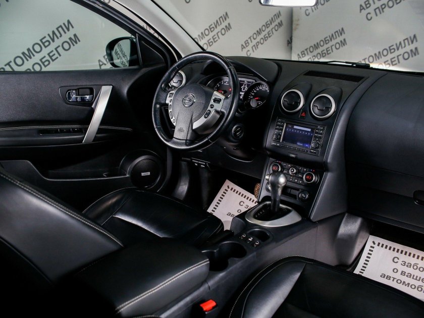 Nissan Qashqai 2011 салон
