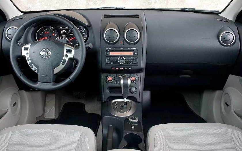 Nissan Qashqai 2007 салон