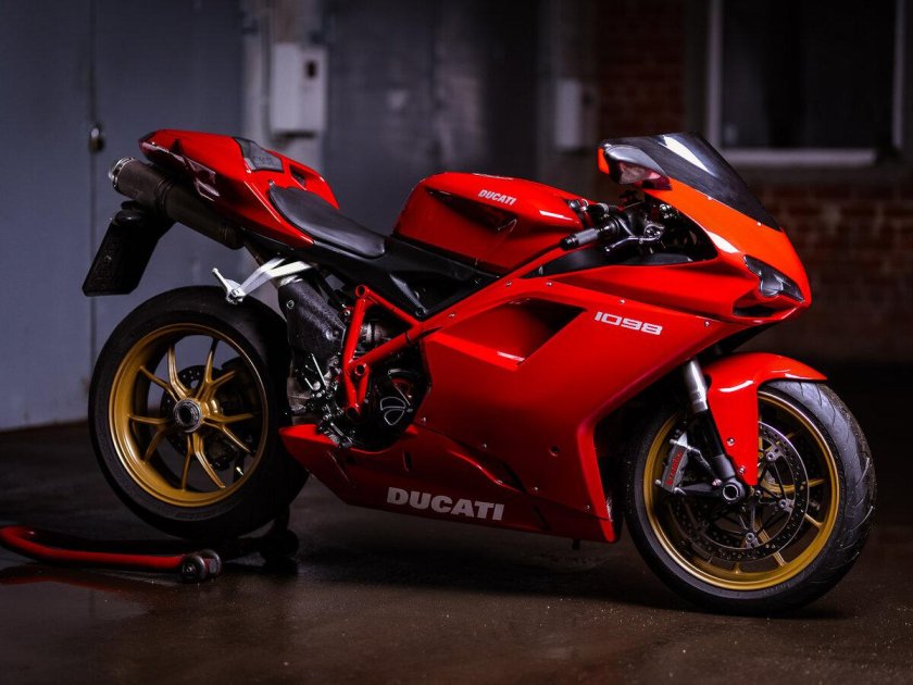 Ducati 1098 красный