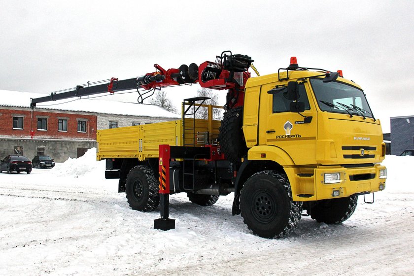 Бортовой КАМАЗ 43502 С КМУ Taurus 055a