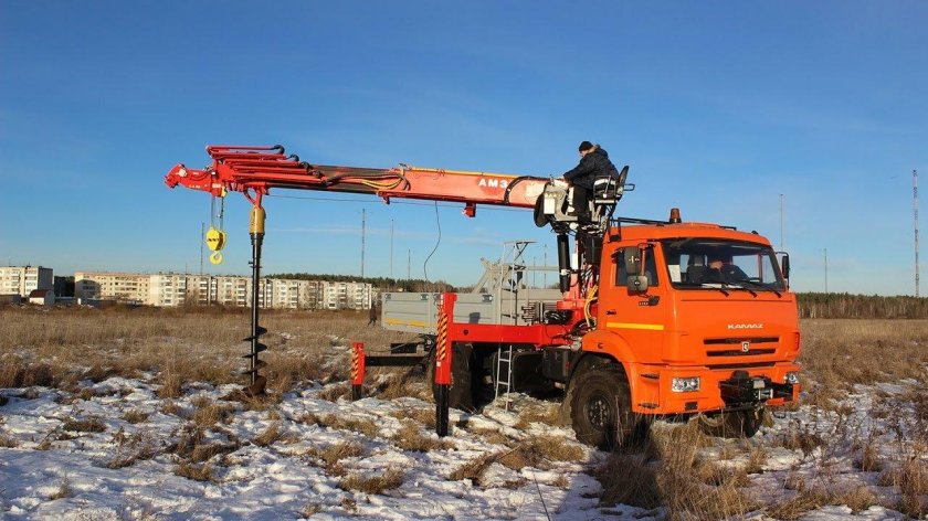 Машинист бурильно-крановой самоходной машины