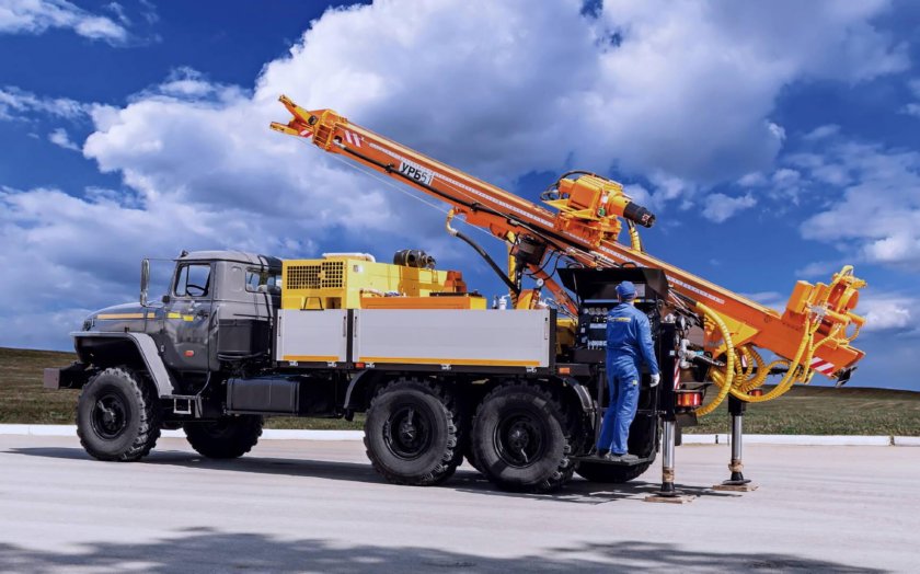 Буровая УРБ 51