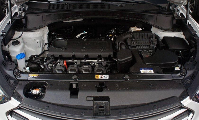 Моторный отсек Киа Соренто 2.2 дизель