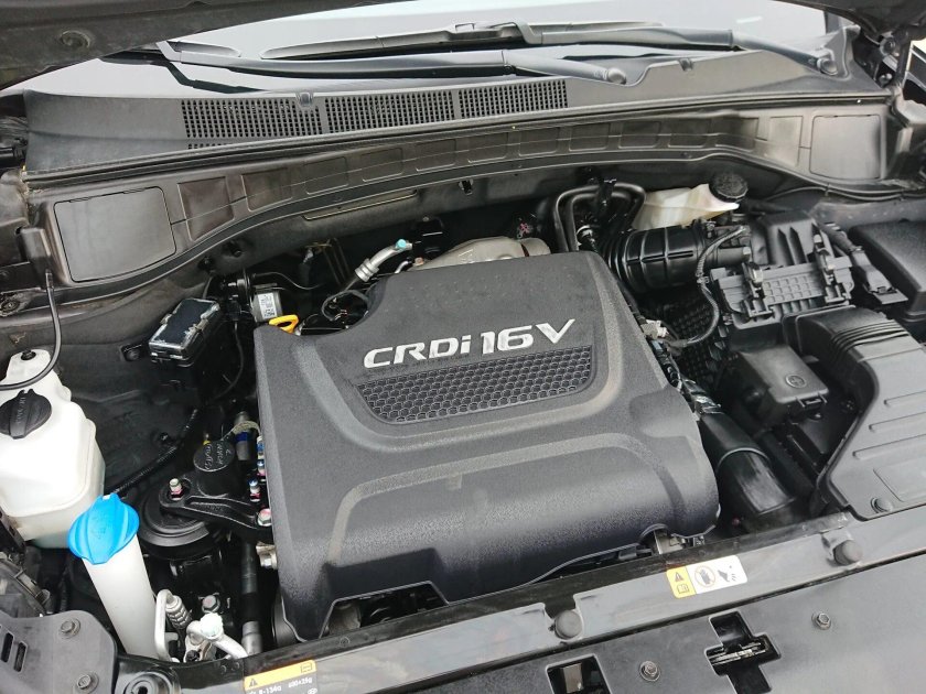 Санта Фе 2 2 дизель 2008 подкапотное пространство