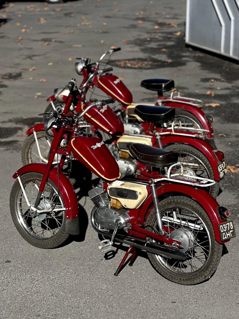 Рижский мотозавод саркана звайгзне