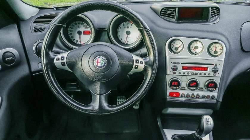 Зеленый салон Альфа Ромео 156