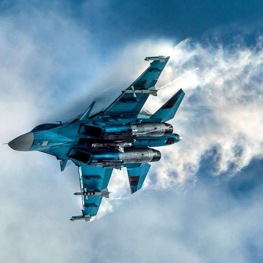 Истребитель-бомбардировщик Су-34