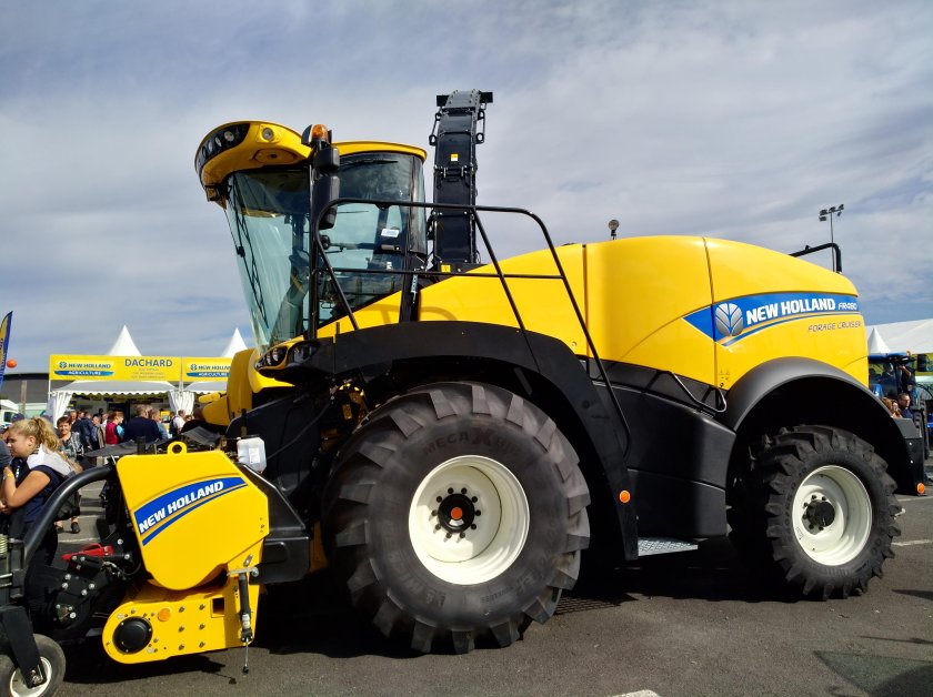 New holland fr 500
