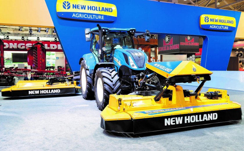 Т8040 New Holland
